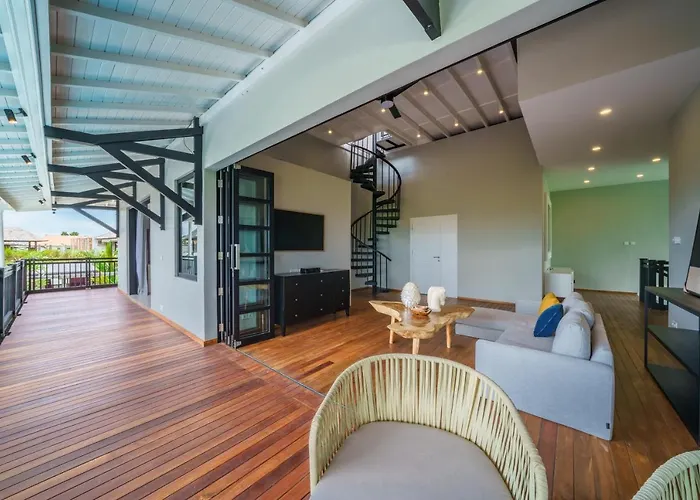 Okenada - Modern 5-bedroom Pool In Berawa! *