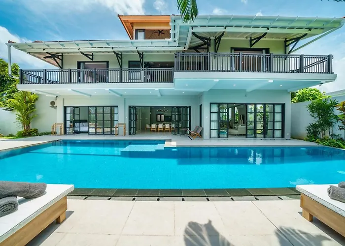 Okenada - Modern 5-bedroom Pool In Berawa! *