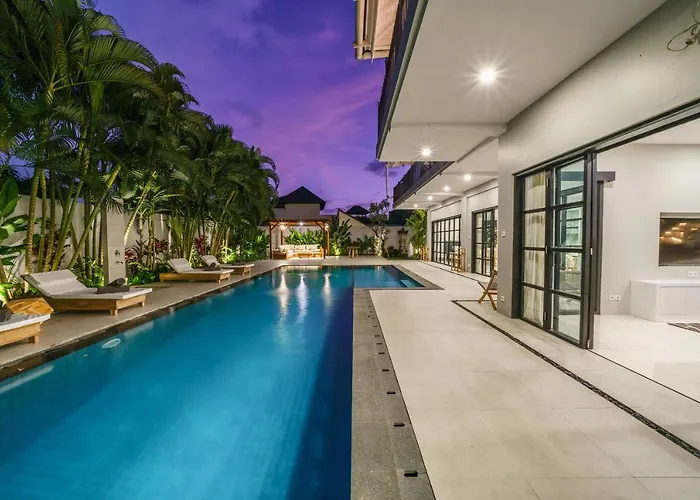 Okenada - Modern 5-bedroom Pool In Berawa!