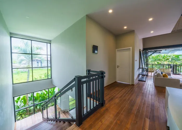 Villa Okenada - Modern 5-bedroom Pool In Berawa! Canggu