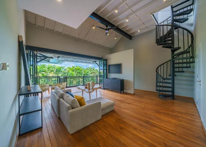 Okenada - Modern 5-bedroom Pool In Berawa! Canggu