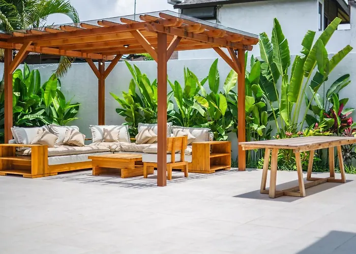 Okenada - Modern 5-bedroom Pool In Berawa! * Canggu