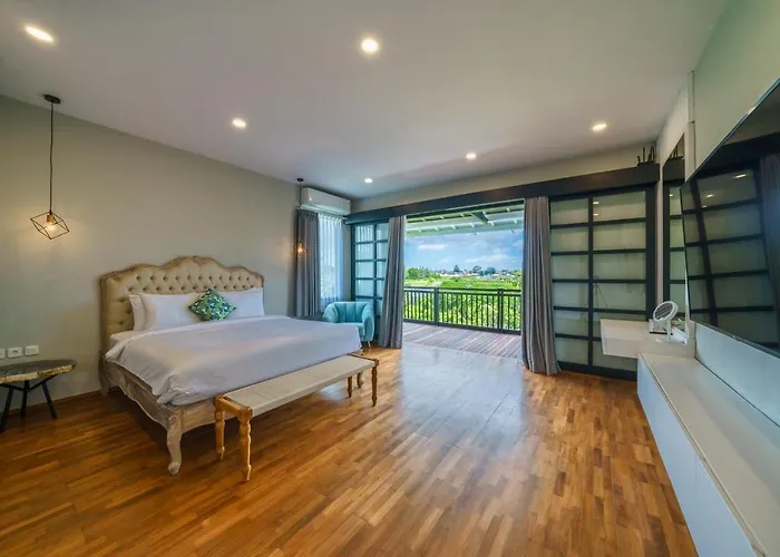 Villa Okenada - Modern 5-bedroom Pool In Berawa! Canggu