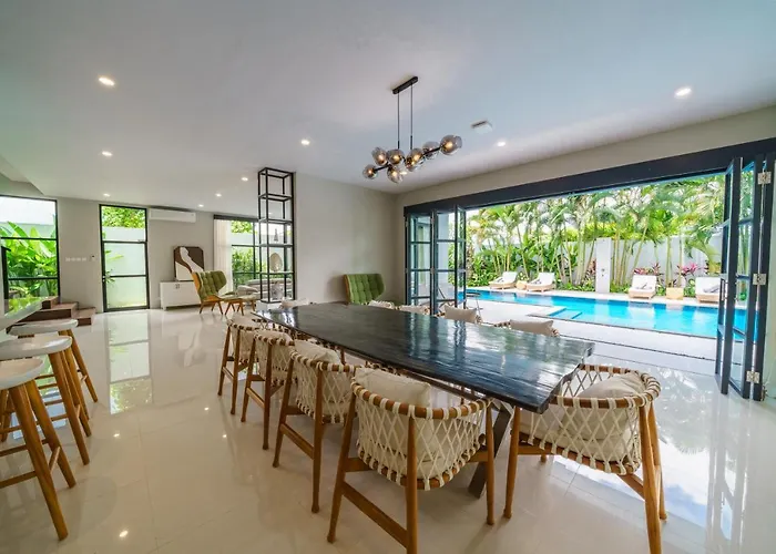 Okenada - Modern 5-bedroom Pool In Berawa! * Canggu