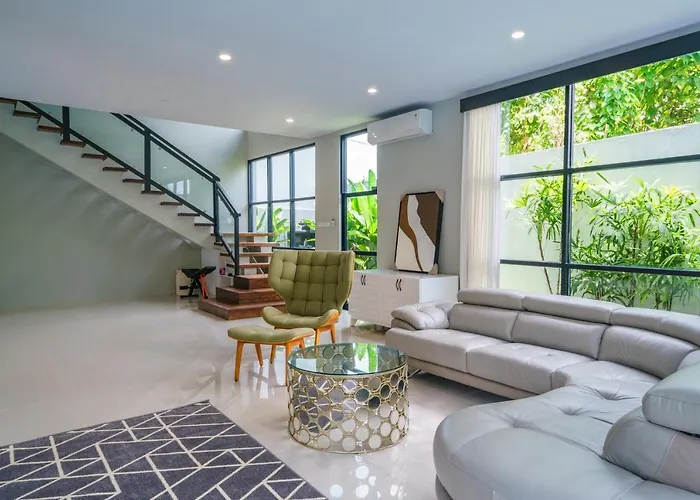 Okenada - Modern 5-bedroom Pool In Berawa! *
