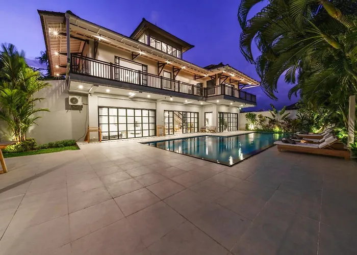 Okenada - Modern 5-bedroom Pool In Berawa! * Canggu