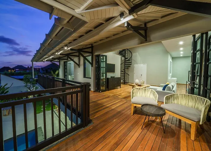 Okenada - Modern 5-bedroom Pool In Berawa! Villa